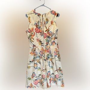 Gabby Style white floral sleeveless dress size 8